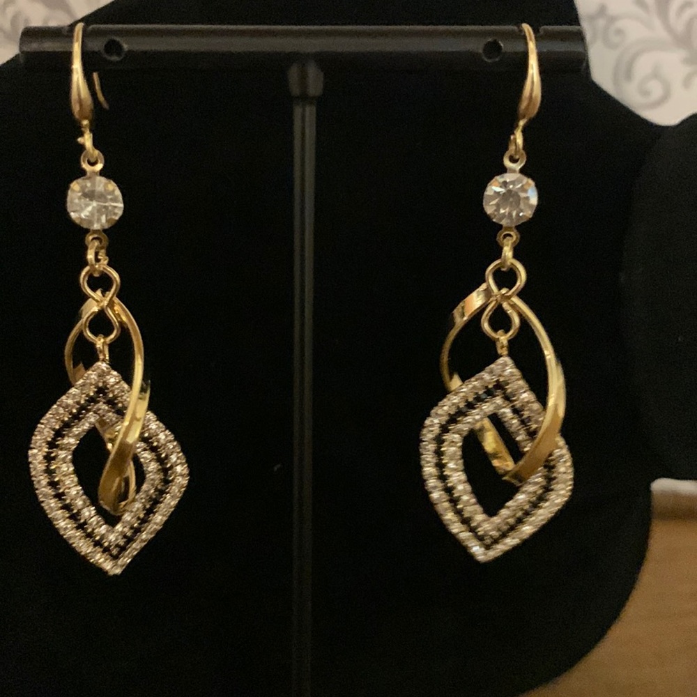 4/$20 NIP Golden Rhombus Rhinestone Drop Earrings